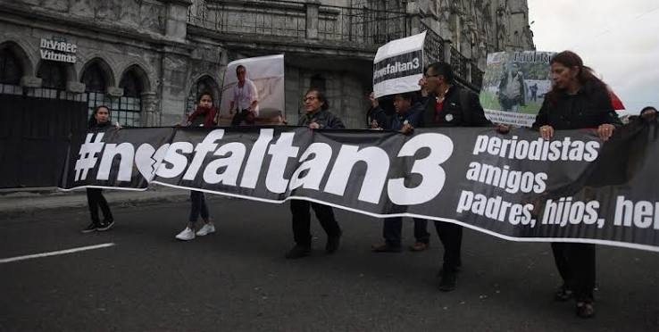 La marcha por los tres periodistas de El Comercio