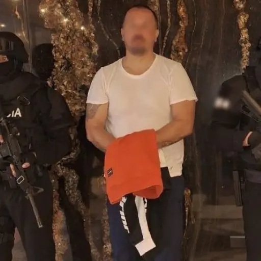 Srdán, custodiado tras su captura