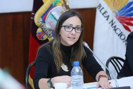 Espinosa comparece