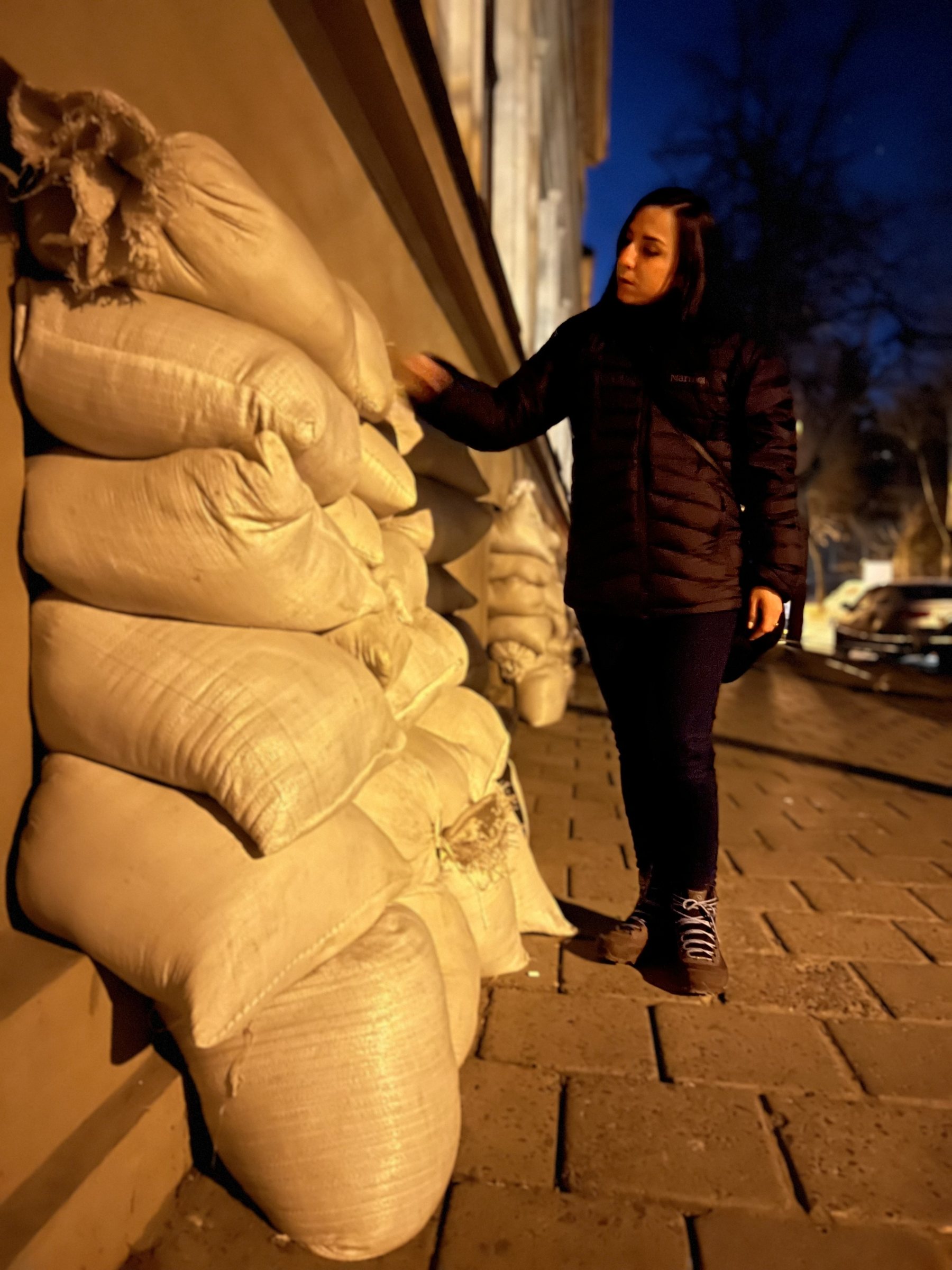 Lviv, con los sacos de arena contra las paredes